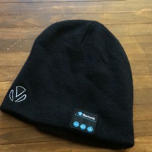 Bluetooth beanie